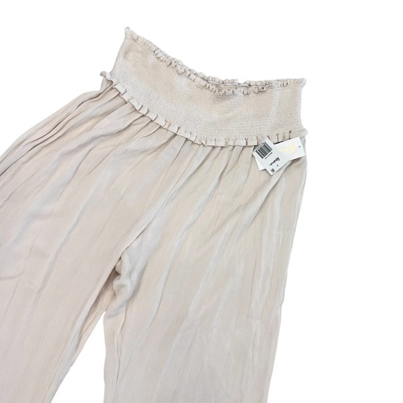 NWT Raisins Ivory Crinkle Beach Day Pant Size Medium - Picture 2 of 9